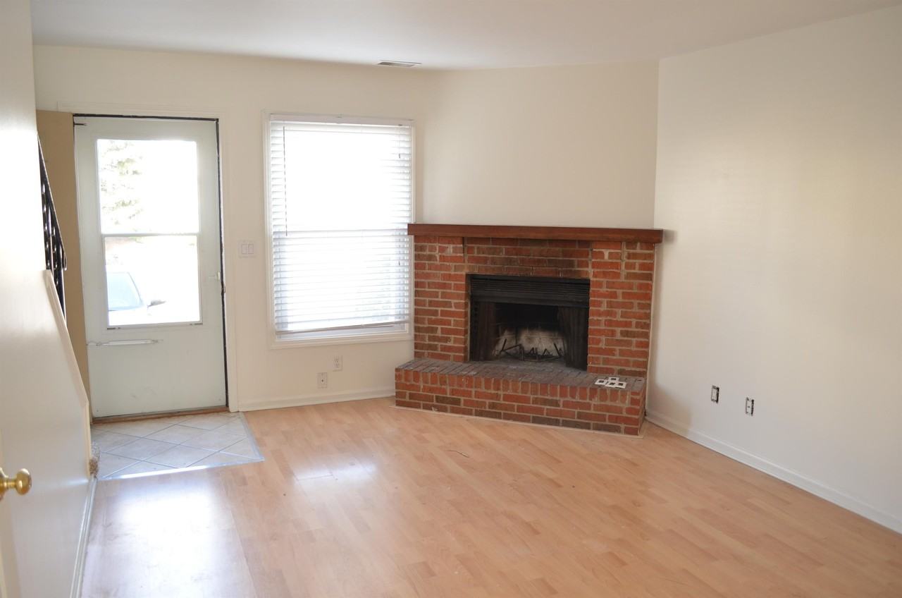 1271 Marywood Ct #1271 - Photo 2 of 11