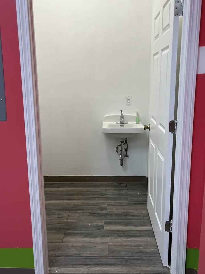 1115 Albany Ave #1115 - Photo 5 of 13