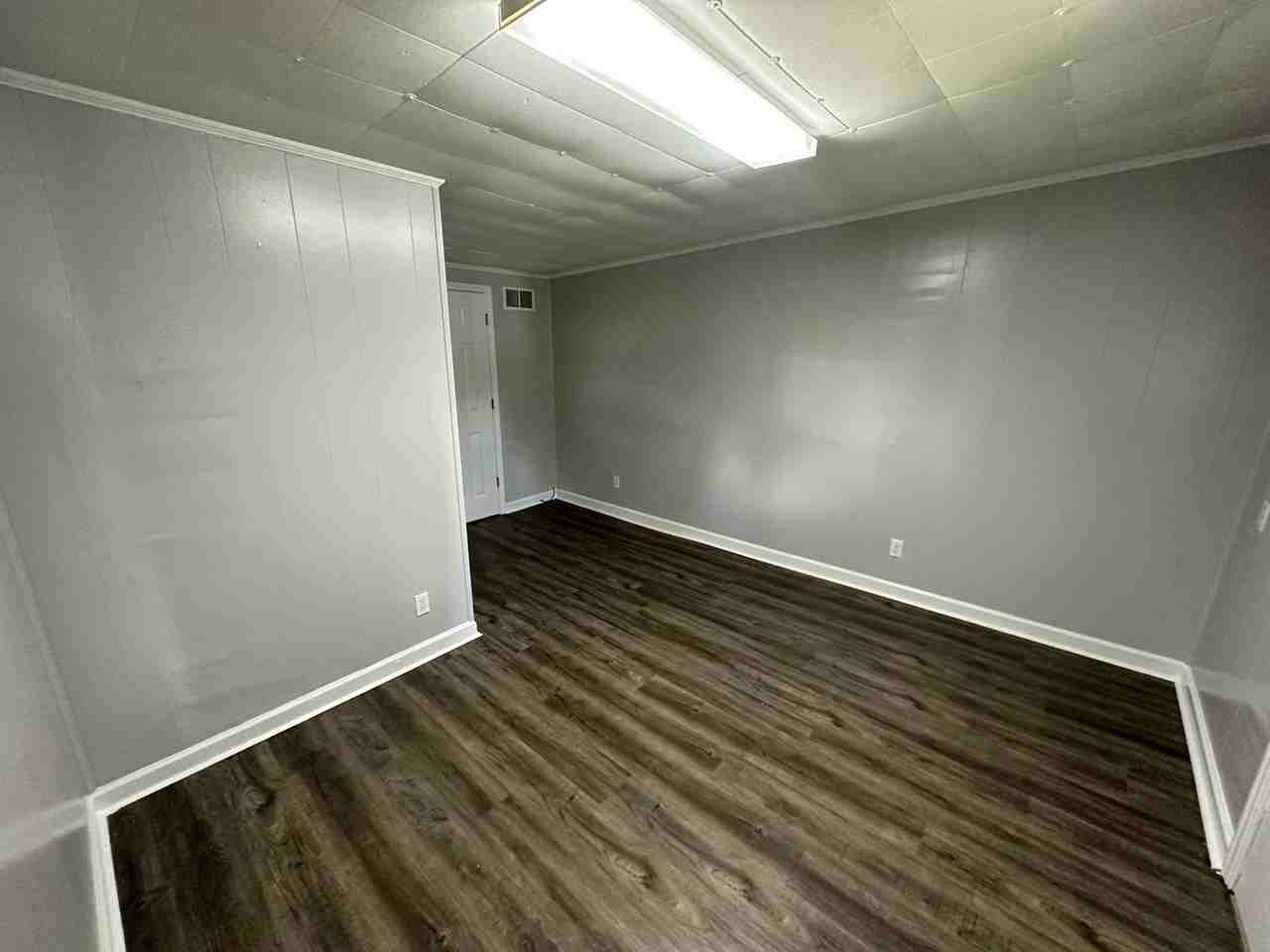 904 Coldwater Rd #2 - Photo 3 of 9