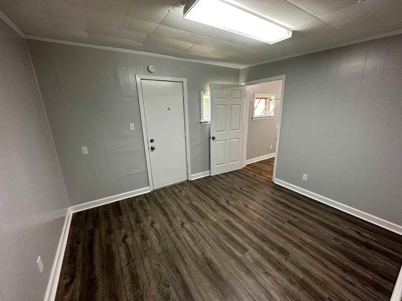 904 Coldwater Rd #2 - Photo 4 of 9