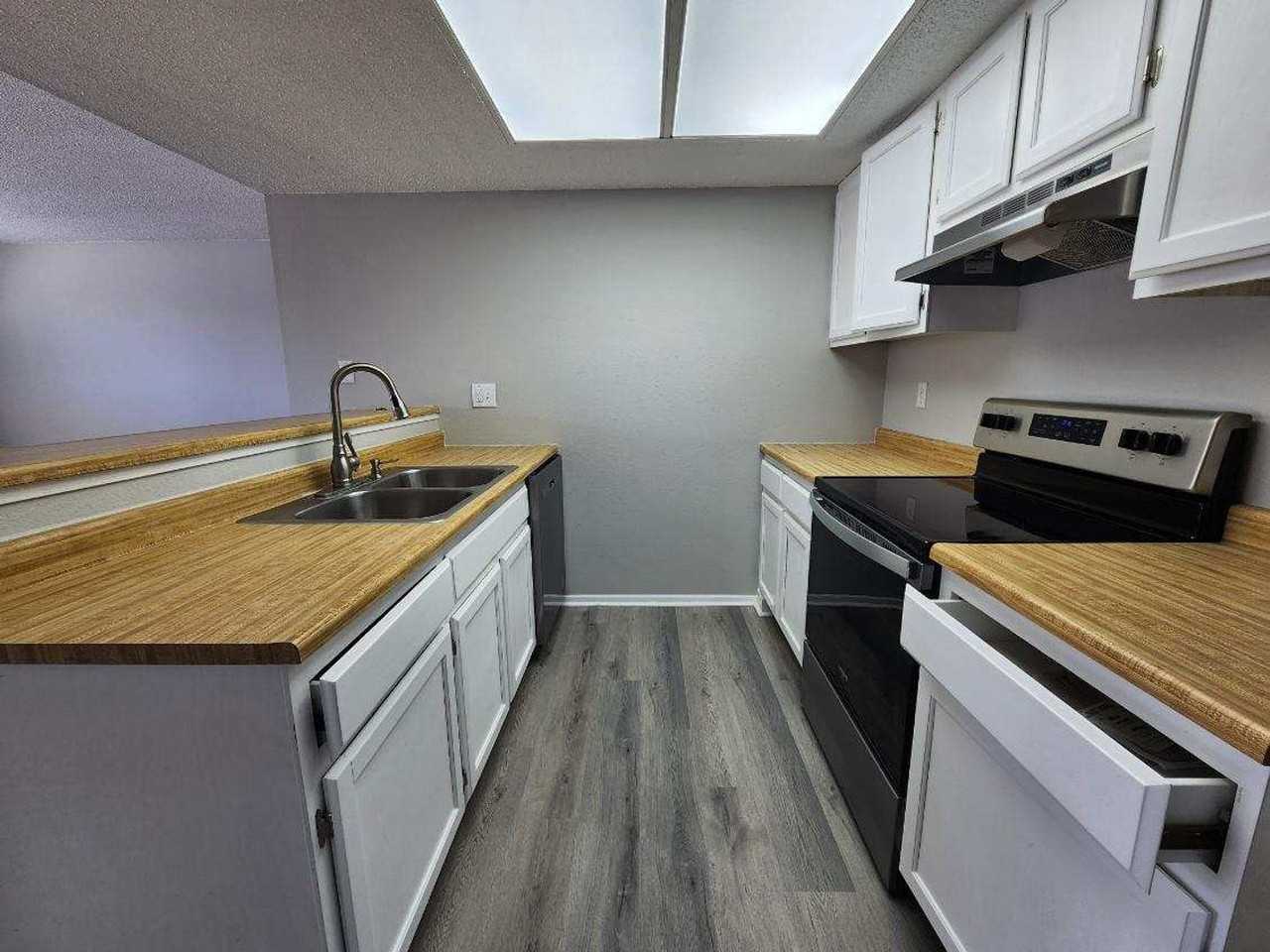 The Hill - Photo 4 of 11