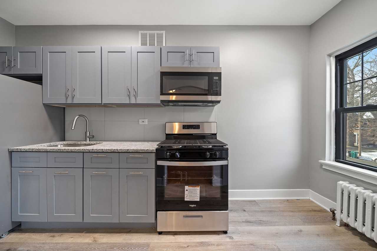 1425 North Ave - Photo 3 of 14