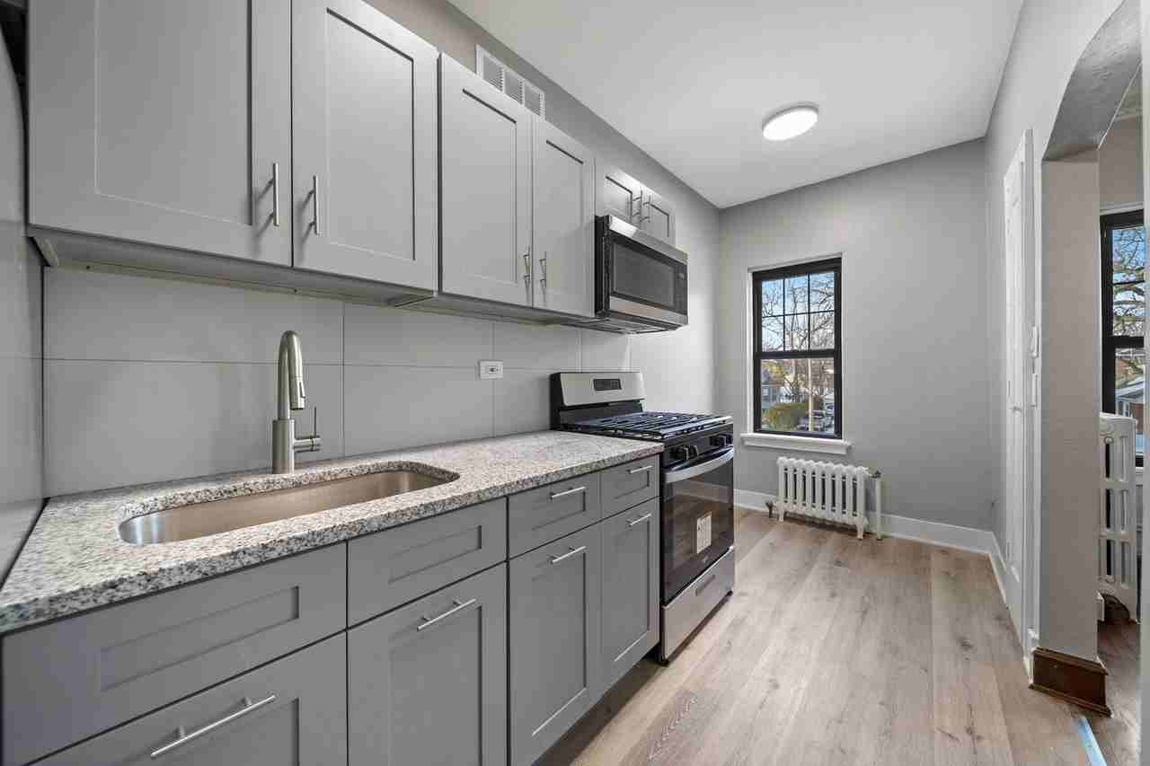 1425 North Ave - Photo 4 of 14