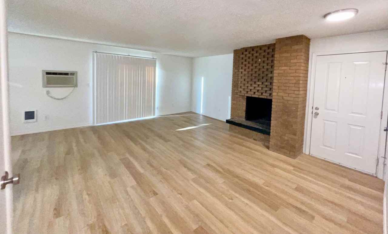 8911 E Liberty Ave - Photo 2 of 14