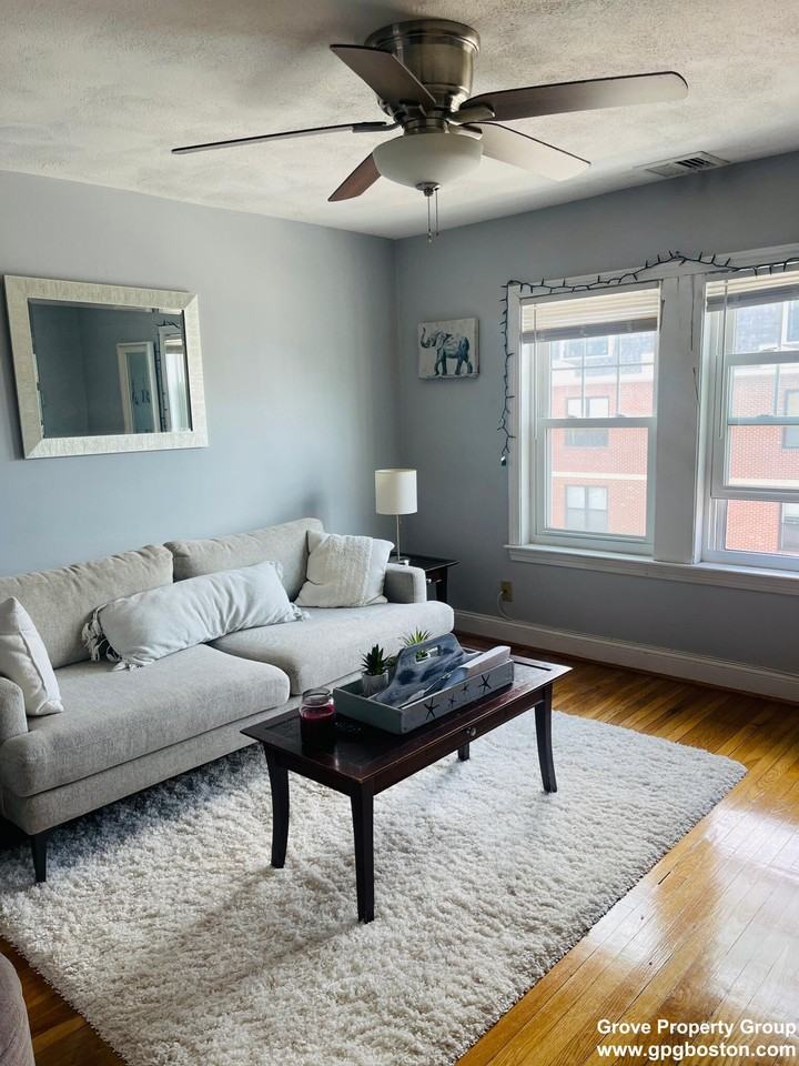 613 E 3rd St #3 - Photo 5 of 16