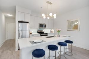 featured image of 20 Burling Ln