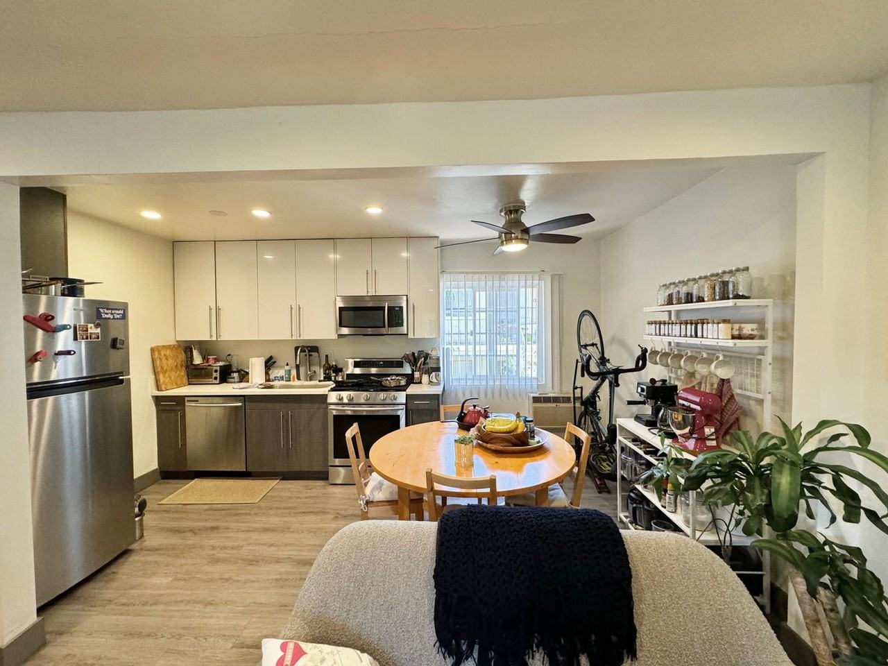 cla372 - Photo 2 of 50