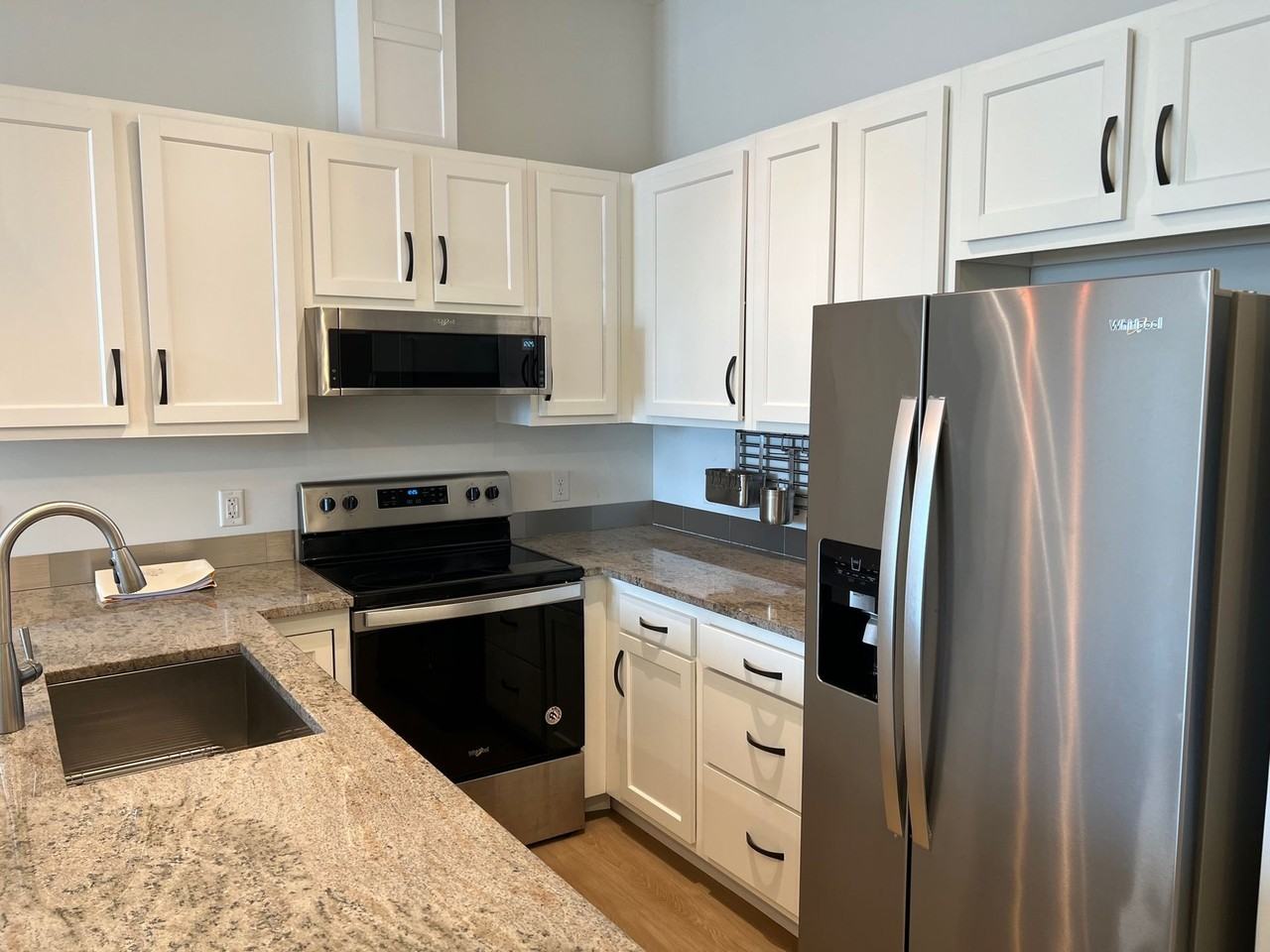 $2,200 - $2,600   1-2 bed 1-2 bath - Photo 2 of 31