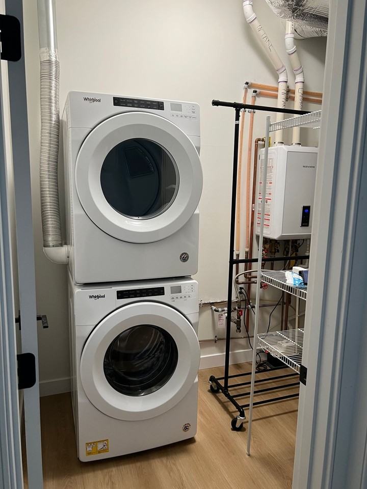 $2,200 - $2,600   1-2 bed 1-2 bath - Photo 3 of 31