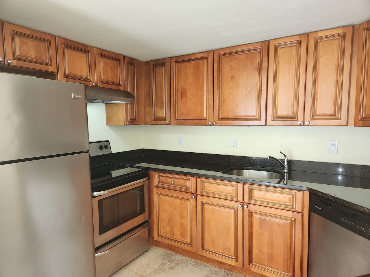 3155 Royalston Ave #201 - Photo 5 of 14