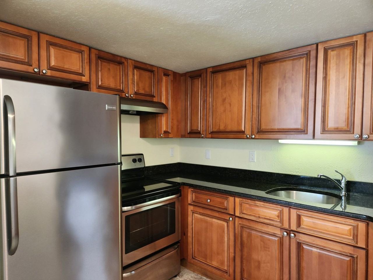 3155 Royalston Ave #201 - Photo 6 of 14