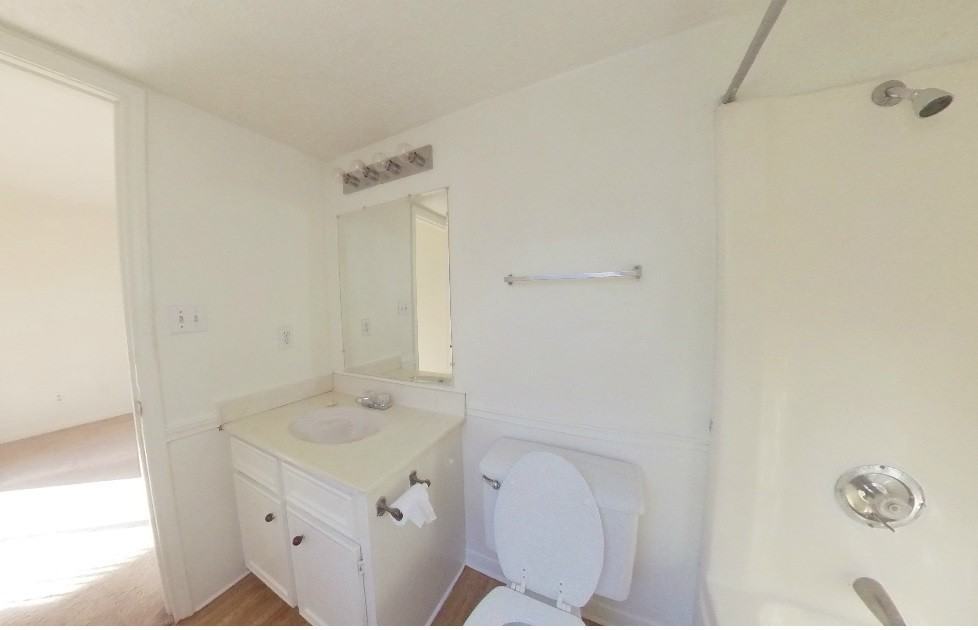 THE OAKS - Photo 2 of 16