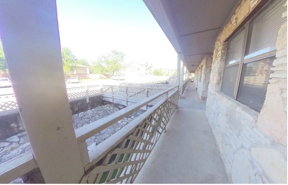 THE OAKS - Photo 4 of 16