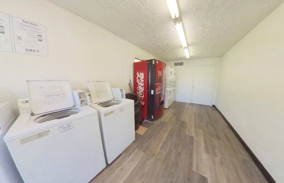 THE OAKS - Photo 6 of 16