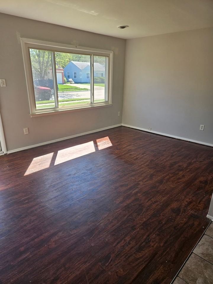 27261 Woodmont St - Photo 5 of 13