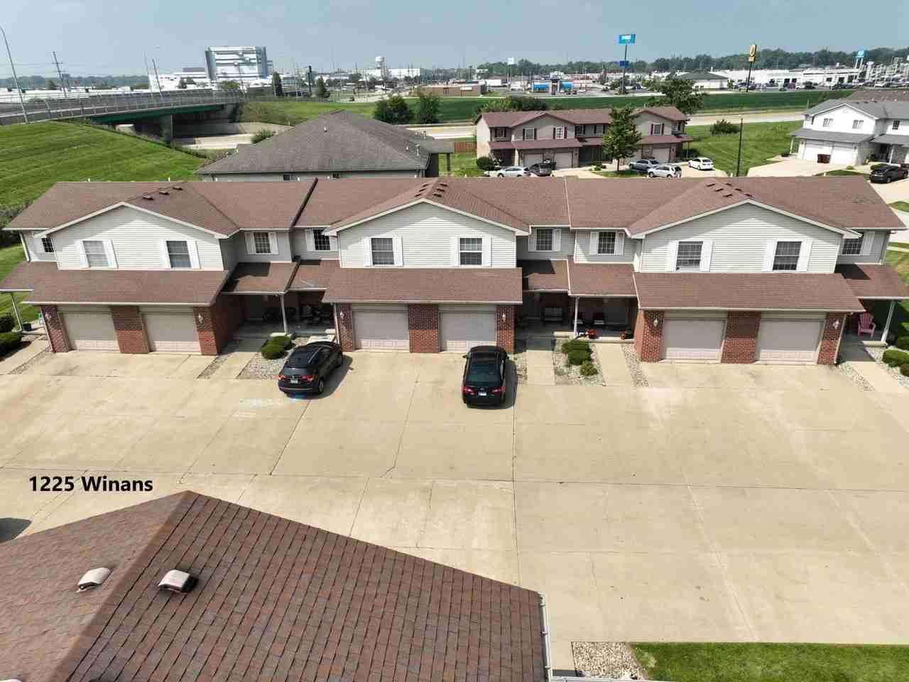 1225 Winans - Photo 2 of 9