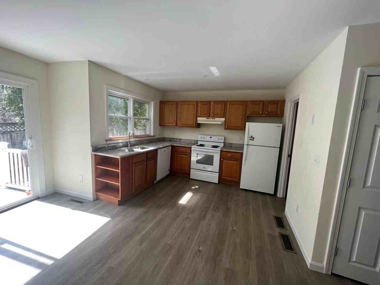 CENTERVILLE ASSOCIATES INC. - Photo 2 of 9