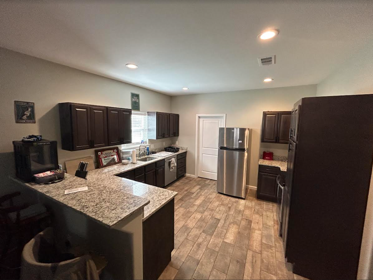 122 Scarborough Rd - Photo 2 of 9