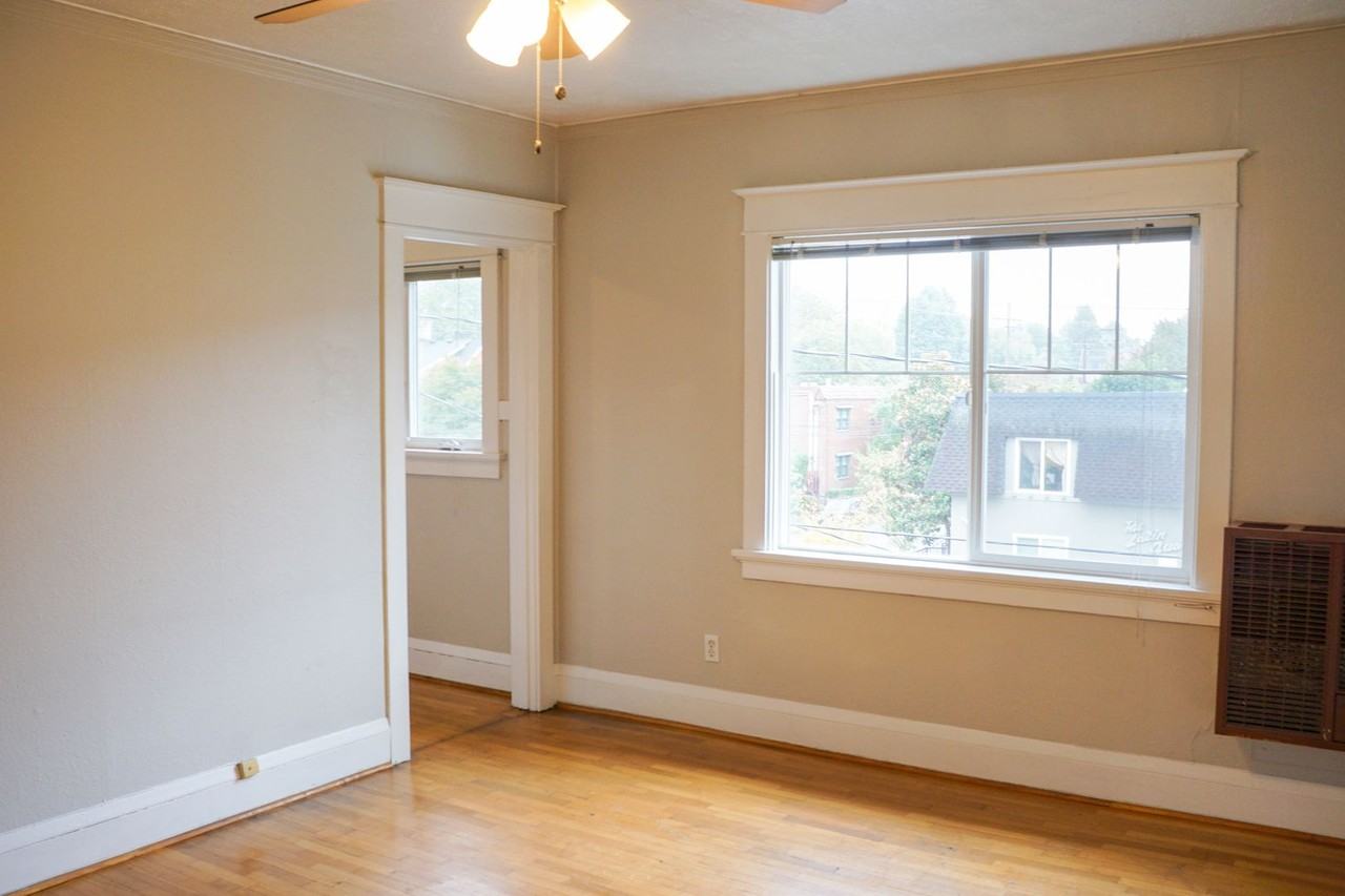 2943 Se Alder St #20 - Photo 4 of 13