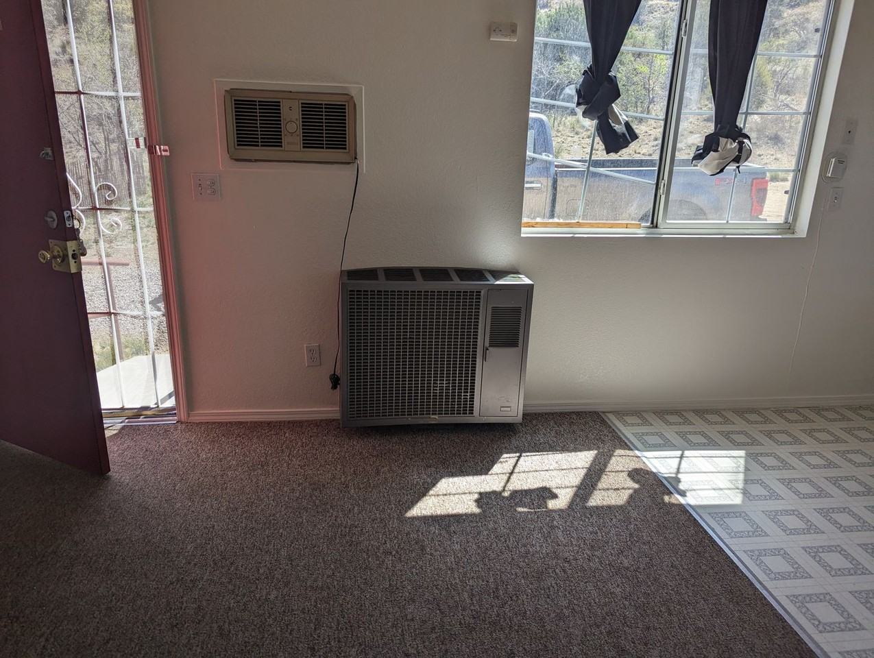 807 E 15th - Photo 3 of 3