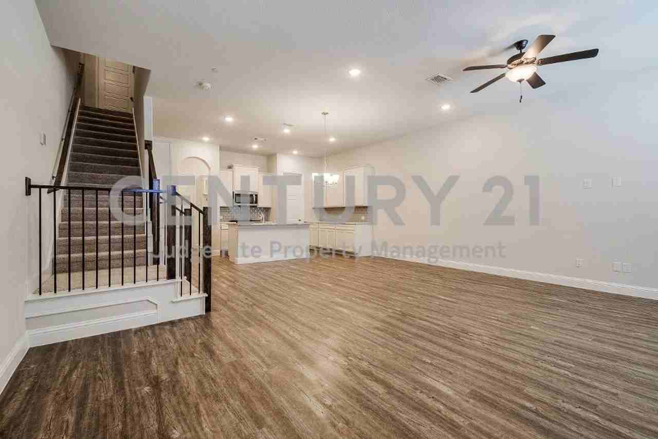 6020 Silverado Trl - Photo 2 of 11