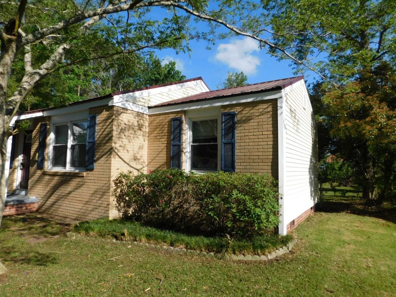 108 Beaufort Dr - Photo 3 of 24
