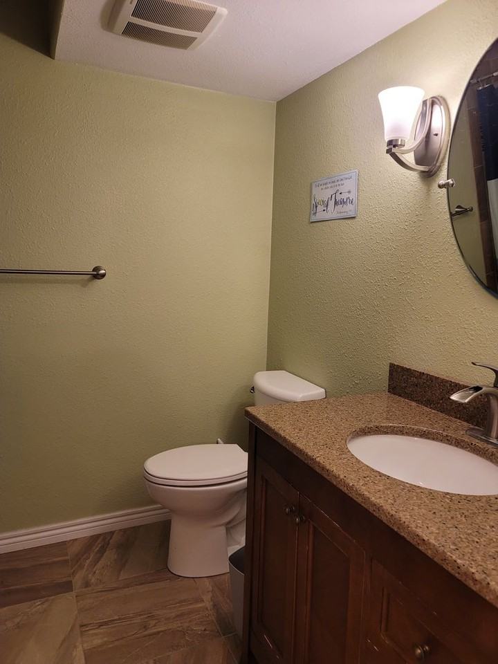 5912 Kennedy Dr - Photo 5 of 14