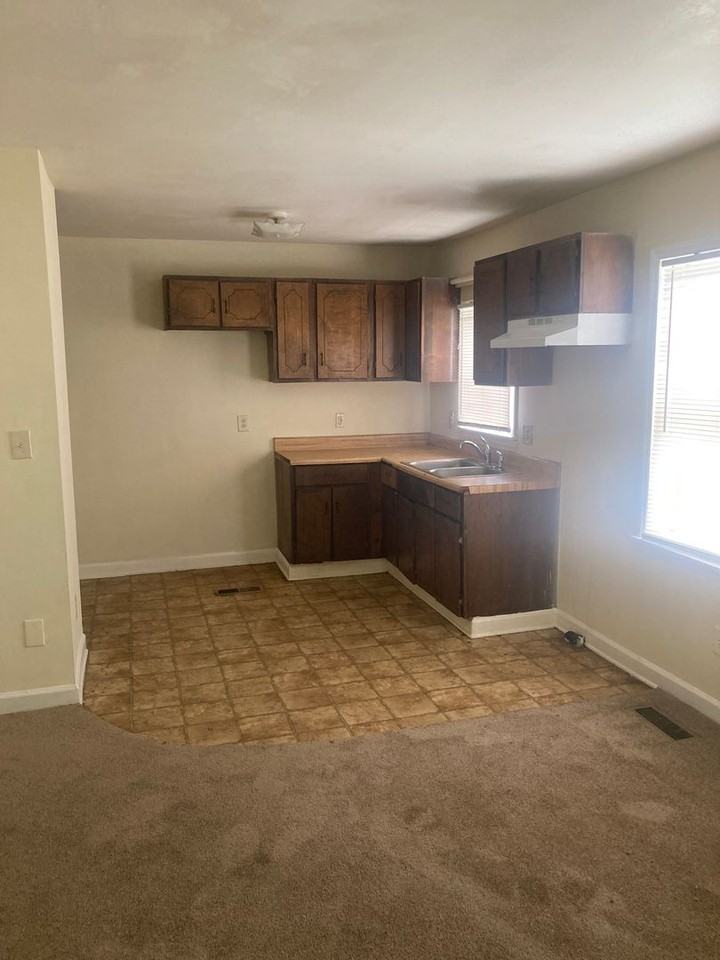 2707 Patrick Ave - Photo 2 of 7