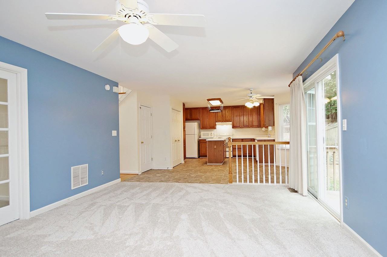 1222 Raintree Dr - Photo 4 of 19