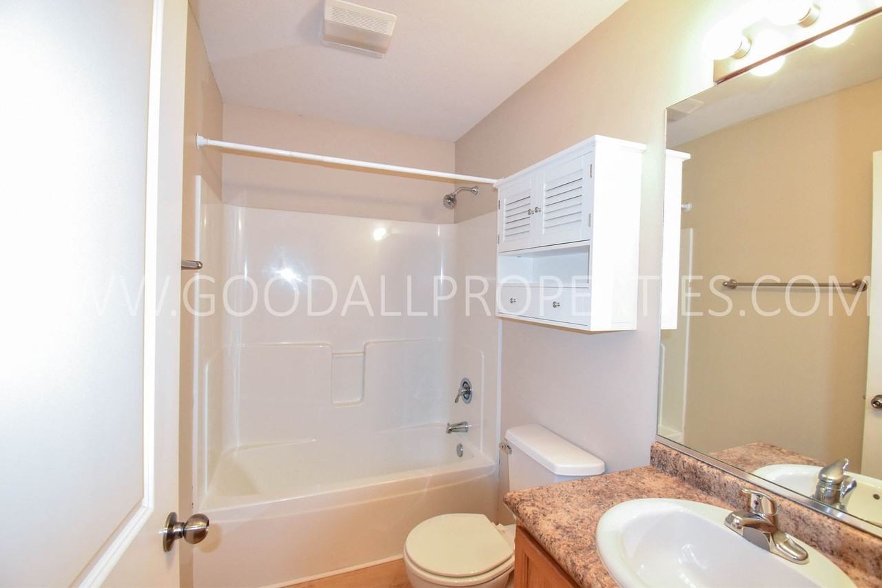 15229 Alpine Dr - Photo 7 of 18