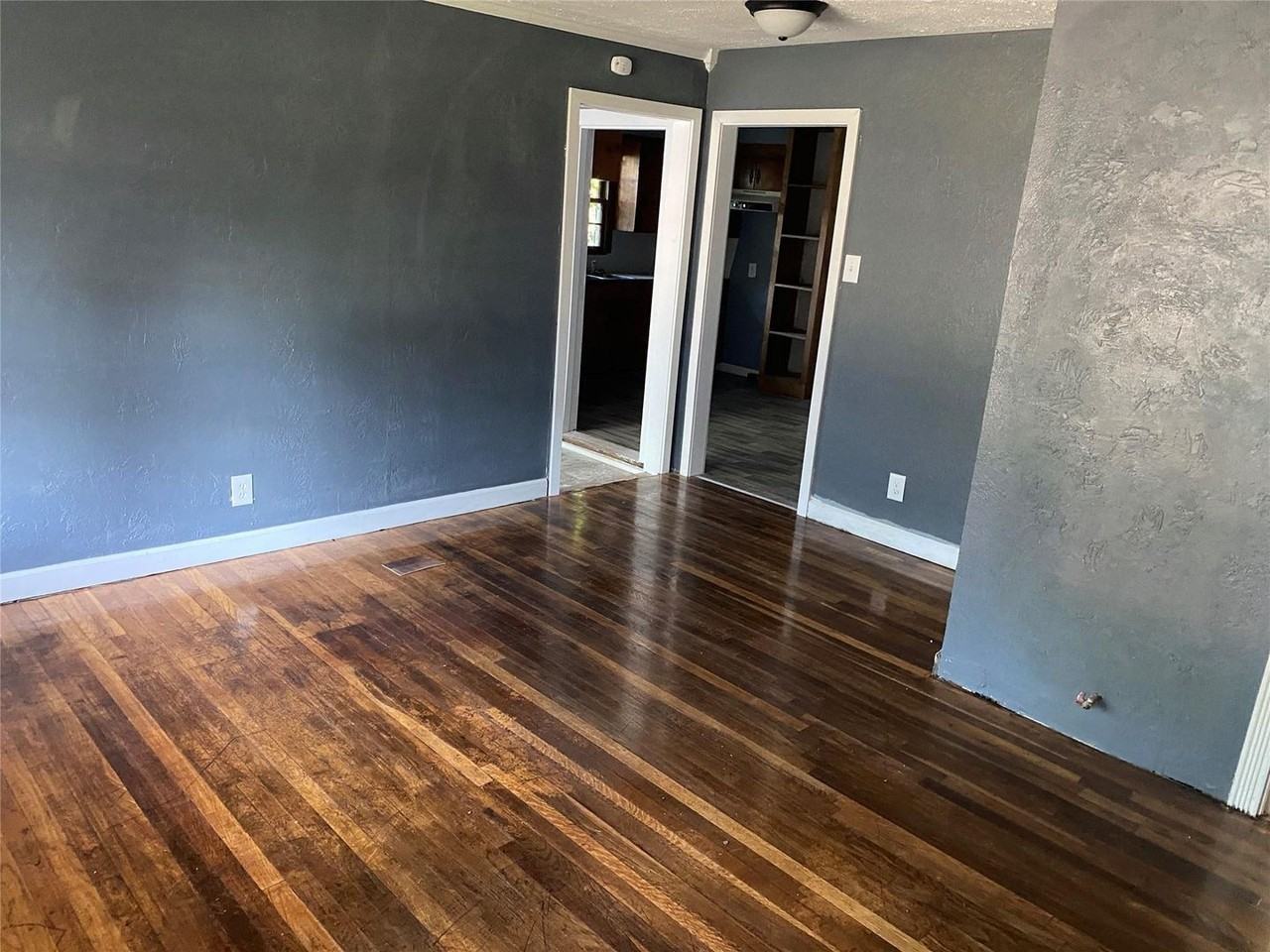 503 Melrose St - Photo 3 of 6