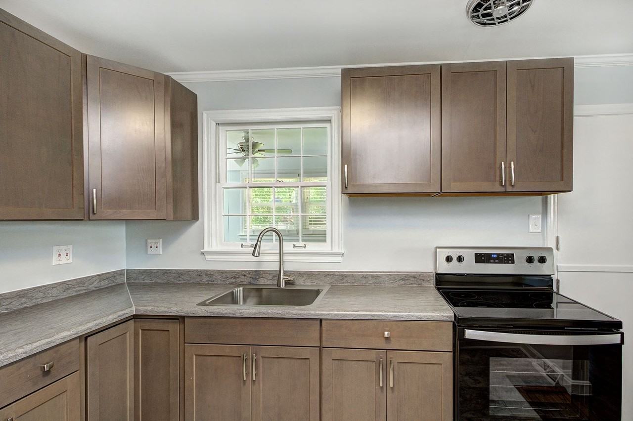 308 Seneca Place - Photo 4 of 23