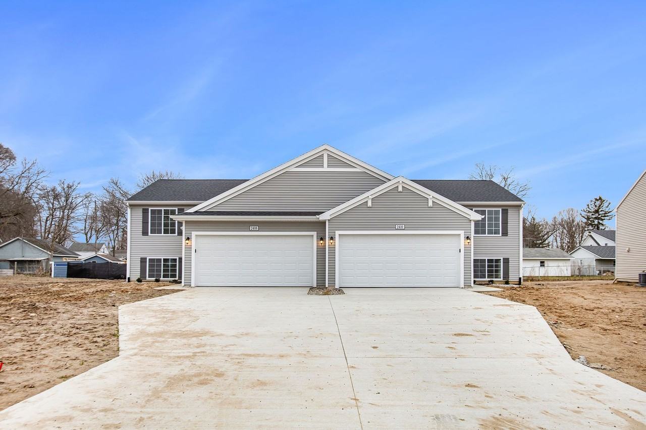 110 Mackenzie St - Photo 2 of 20