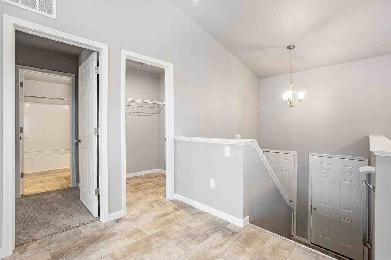 110 Mackenzie St - Photo 6 of 20