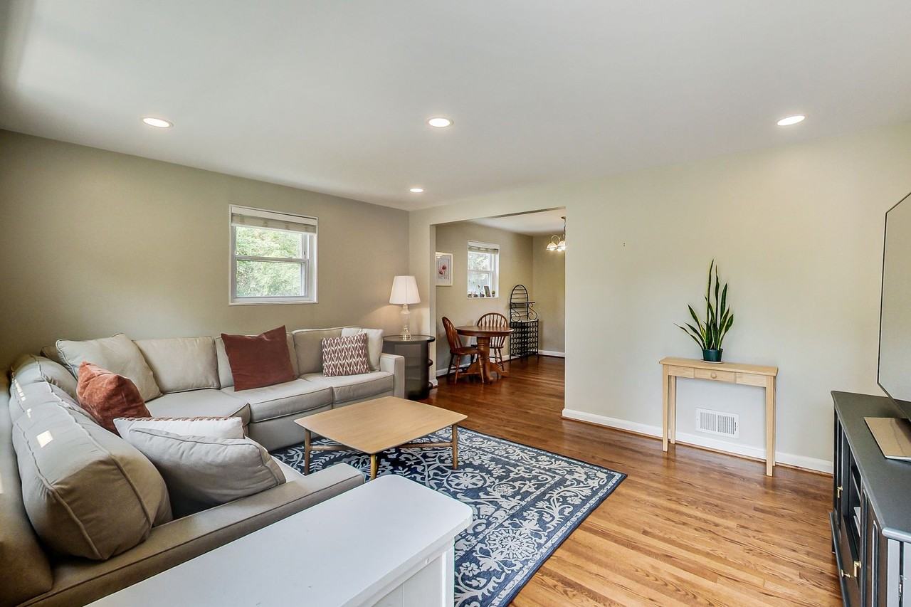 4715 Oxbow Rd - Photo 2 of 35