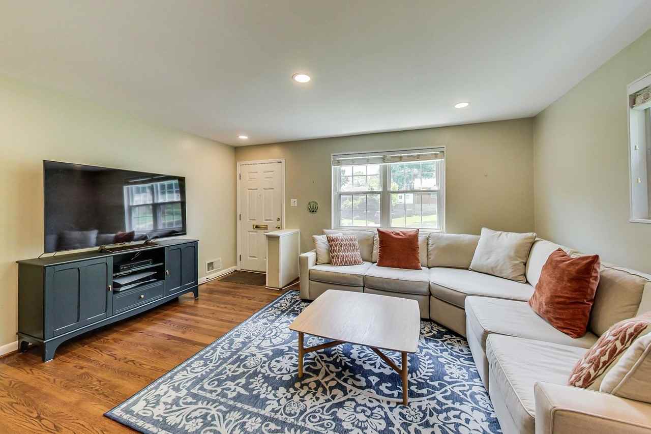 4715 Oxbow Rd - Photo 4 of 35