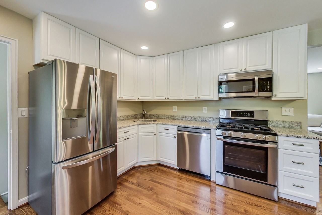 4715 Oxbow Rd - Photo 6 of 35