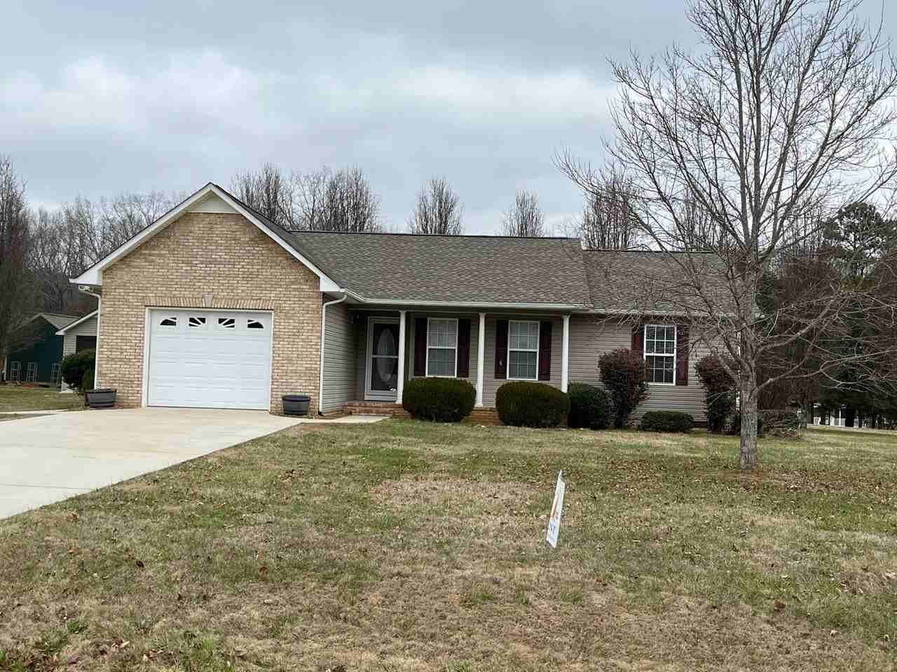 271 Fairview Cir - Photo 2 of 28