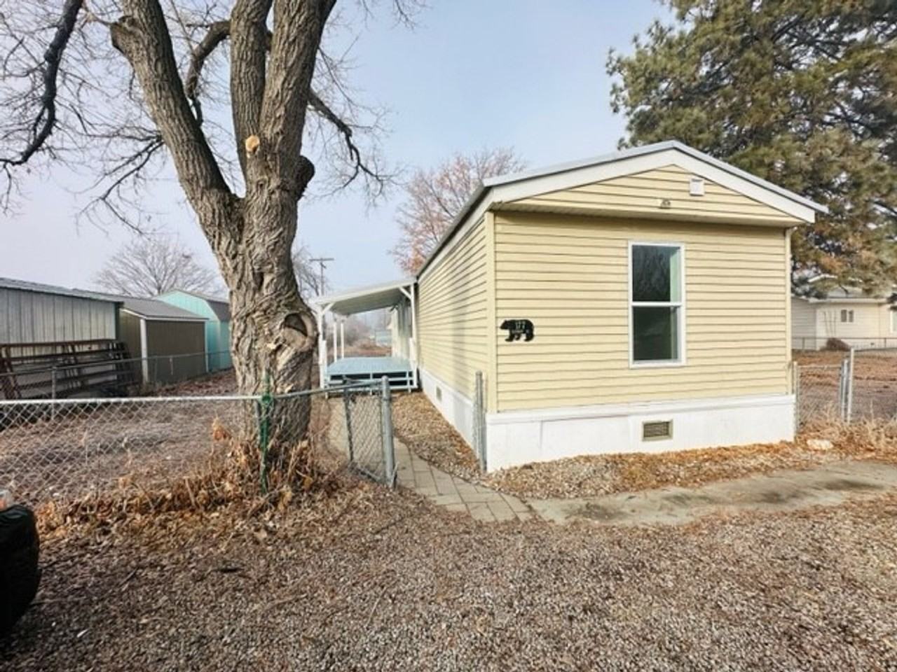 177 Glenroy St - Photo 2 of 22