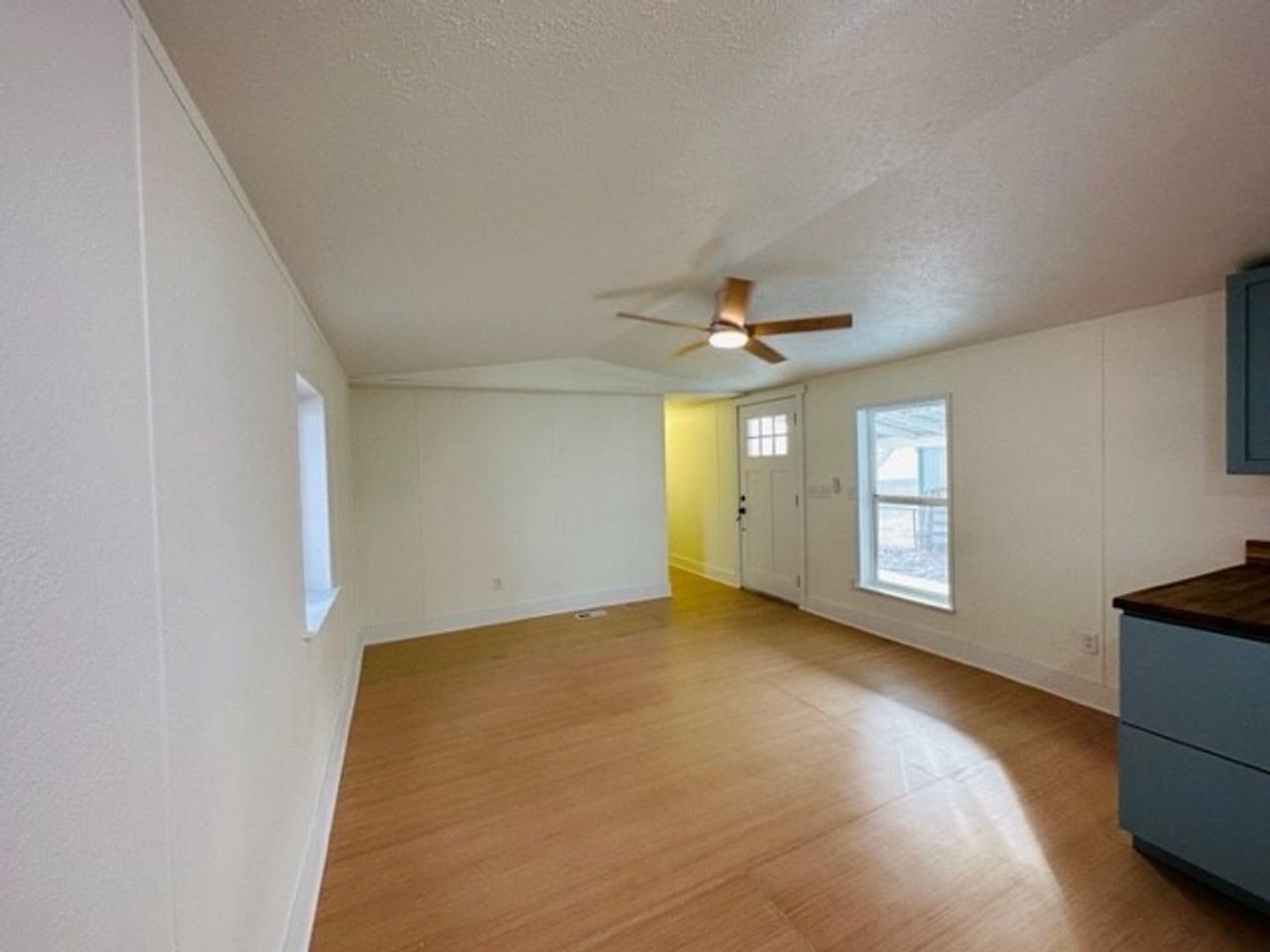 177 Glenroy St - Photo 7 of 22