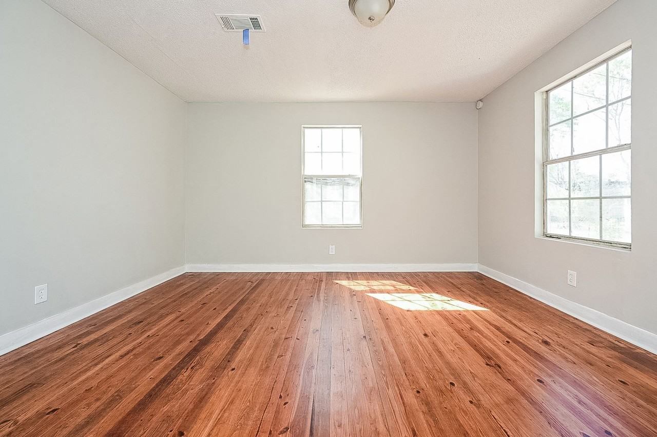 928 Ray St - Photo 5 of 17