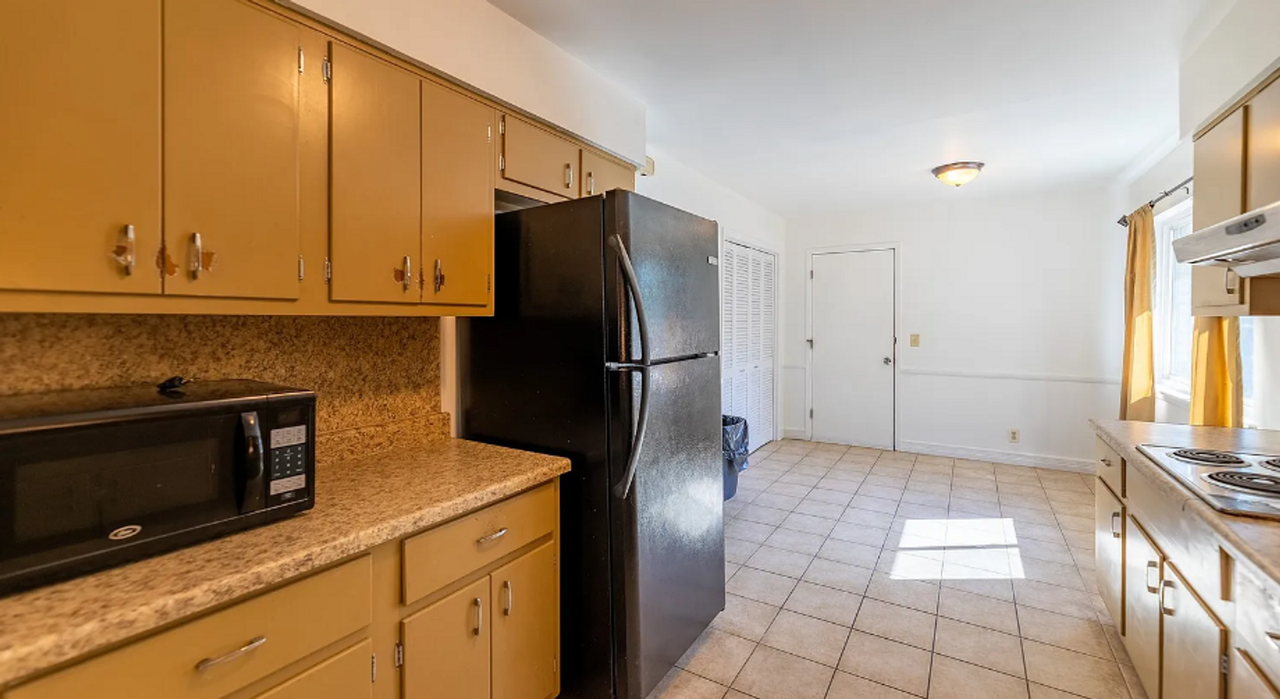 5344 E 21st St - Photo 3 of 8