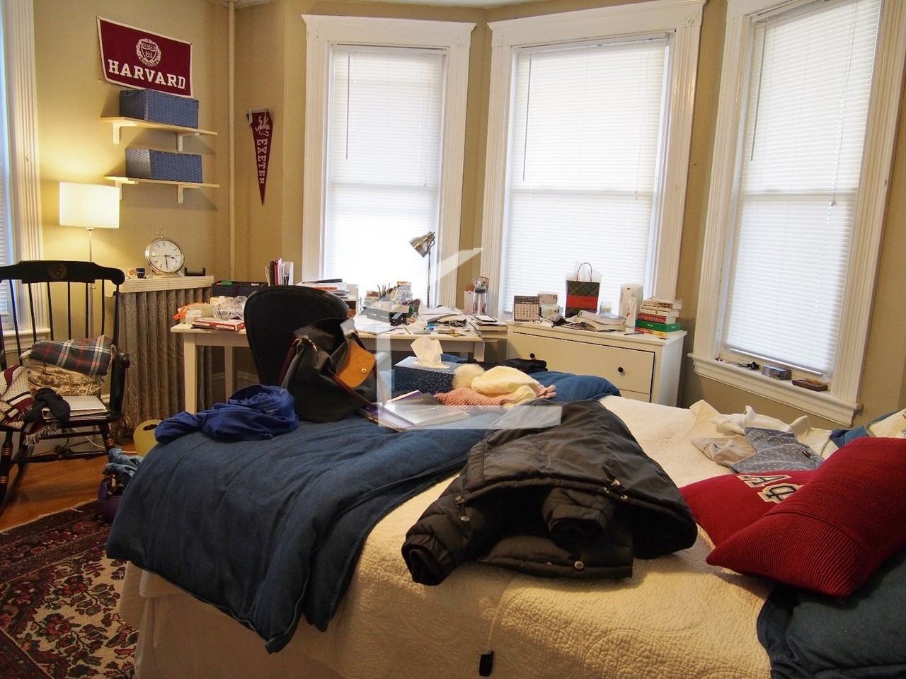 140 Strathmore Rd - Photo 5 of 14