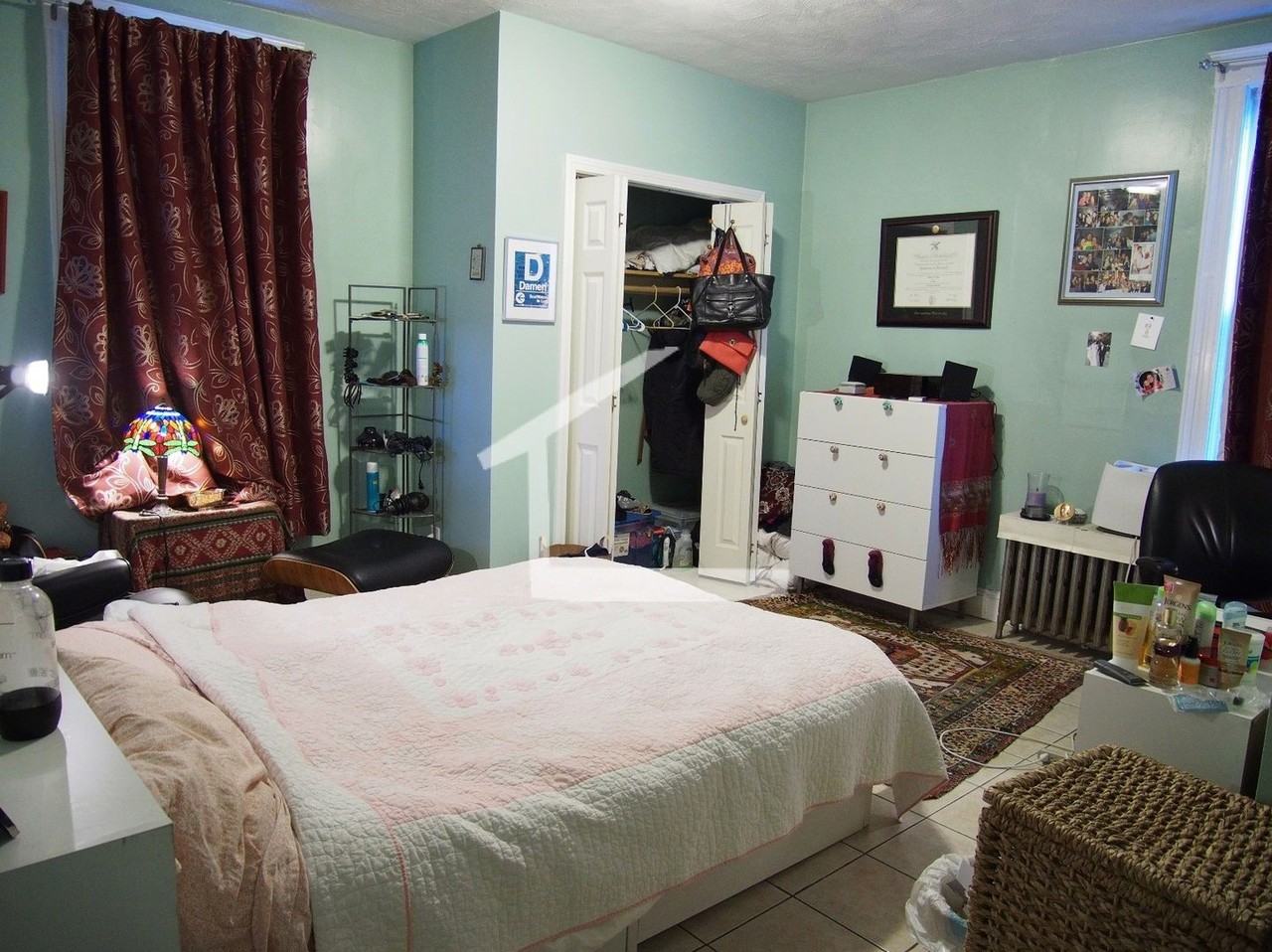 140 Strathmore Rd - Photo 7 of 14