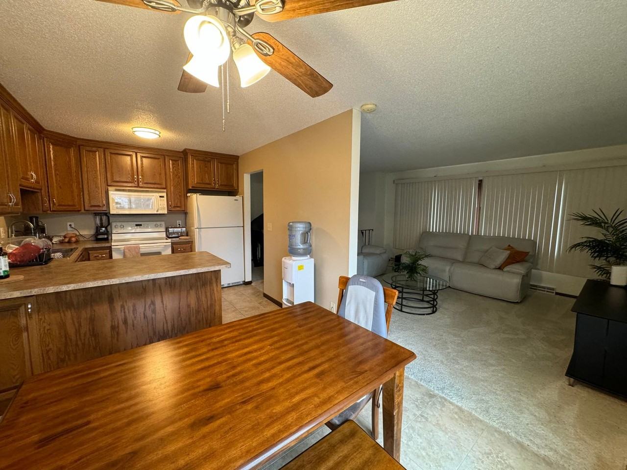 4285 Evergreen Dr - Photo 3 of 38