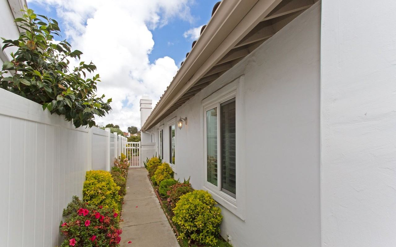 4966 Corinthia Way - Photo 2 of 40