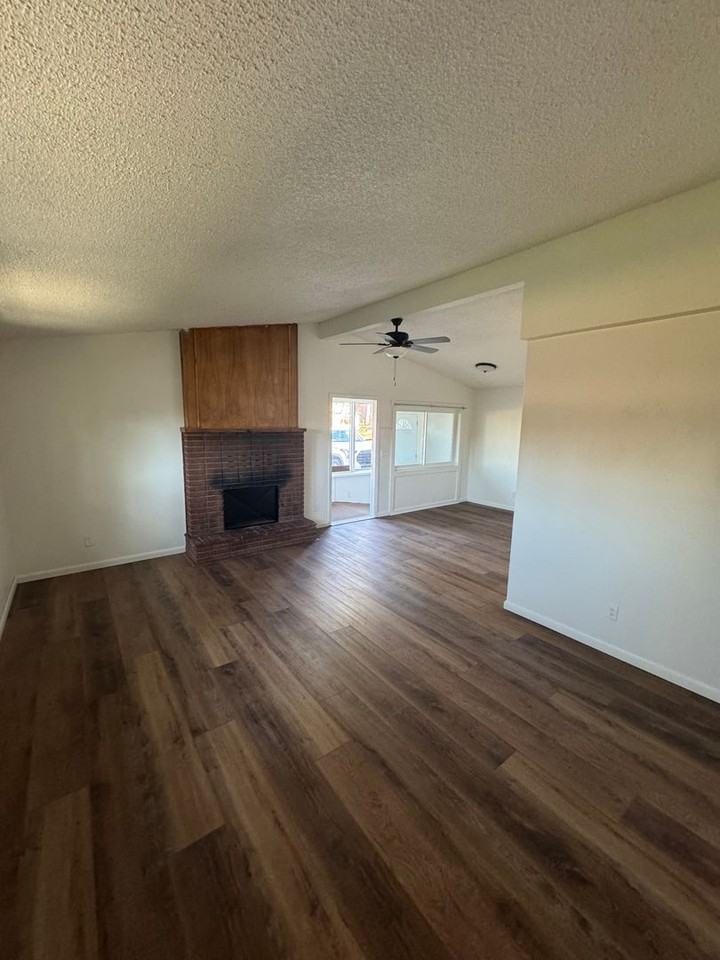 1612 N San Francisco St - Photo 5 of 14