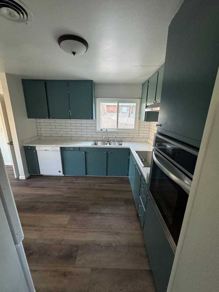 1612 N San Francisco St - Photo 2 of 14