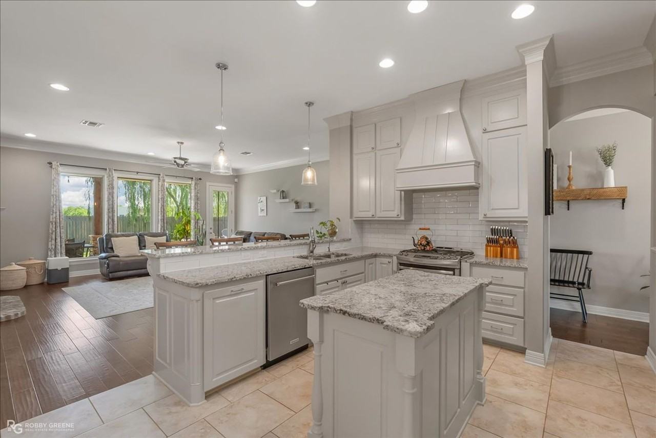 1023 Spanish Moss Cir - Photo 2 of 42