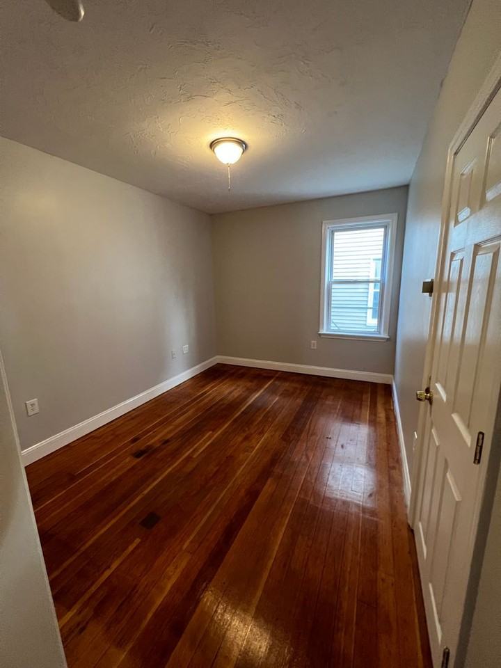 47 St. Joseph - Photo 2 of 7